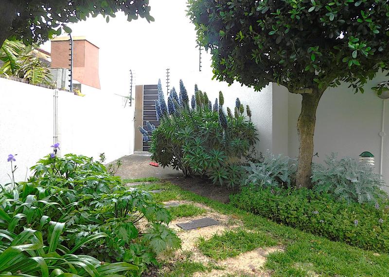 To Let 2 Bedroom Property for Rent in Strand Western Cape